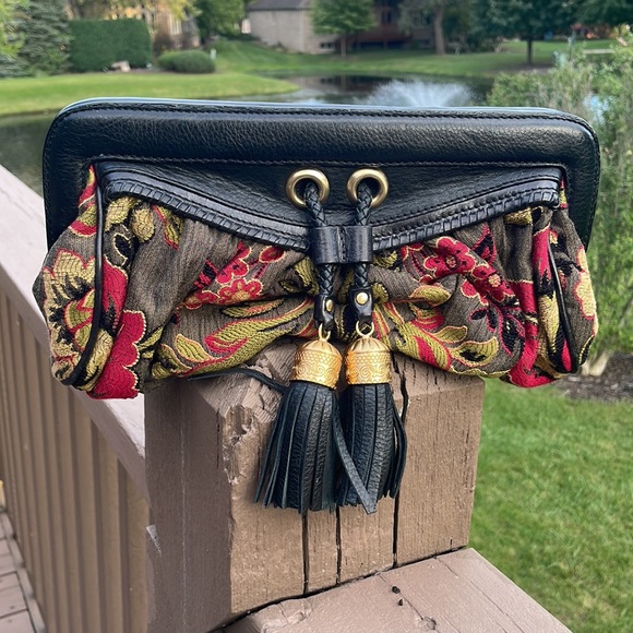 Isabella Fiore Handbags - Isabella Fiore Tapestry and Leather Clutch Purse